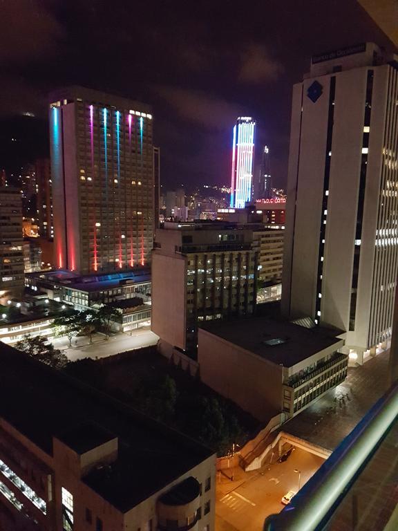 Amoblado Bogota, Wifi, Agua Caliente Appartement Buitenkant foto